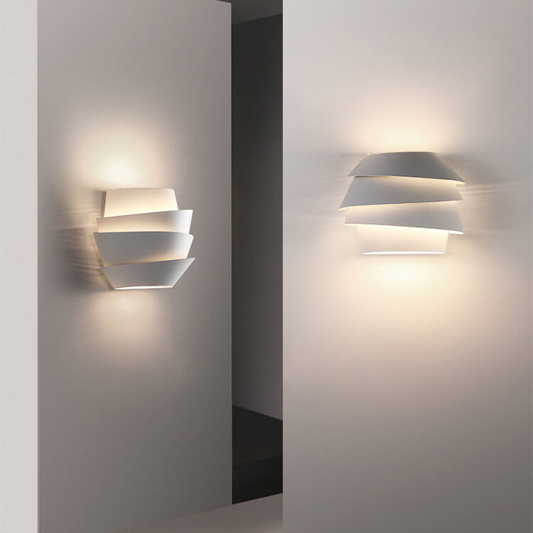 Lampada da parete scandinava con punti luce doppi - NordGlow