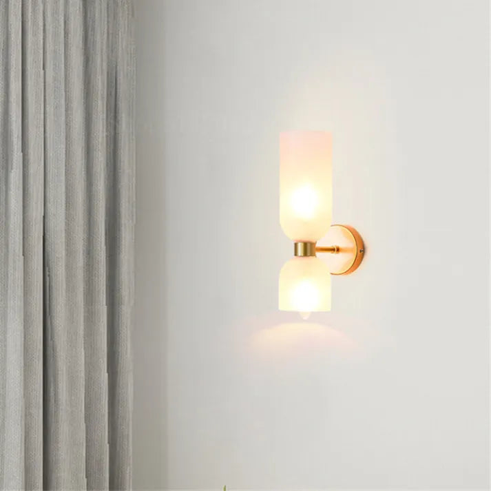 Lampada da Parete in Vetro con Tecnologia LED: Un Connubio di Eleganza e Funzionalità