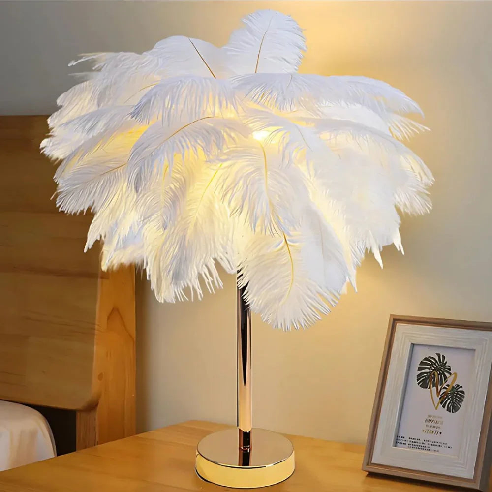 Lampada da Tavolo con Piume e Stelo in Metallo con Base Rotonda