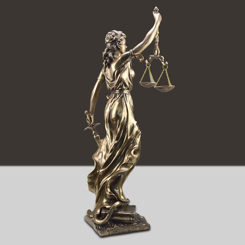 Statua decorativa della Dea della Giustizia