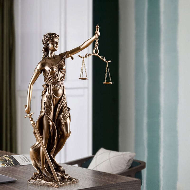 Statua decorativa della Dea della Giustizia
