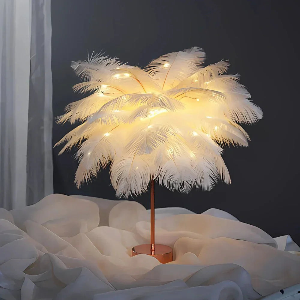 Lampada da Tavolo con Piume e Stelo in Metallo con Base Rotonda