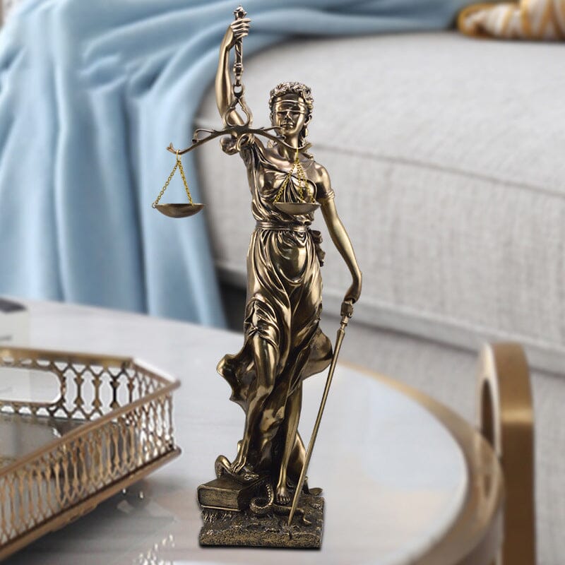 Statua decorativa della Dea della Giustizia