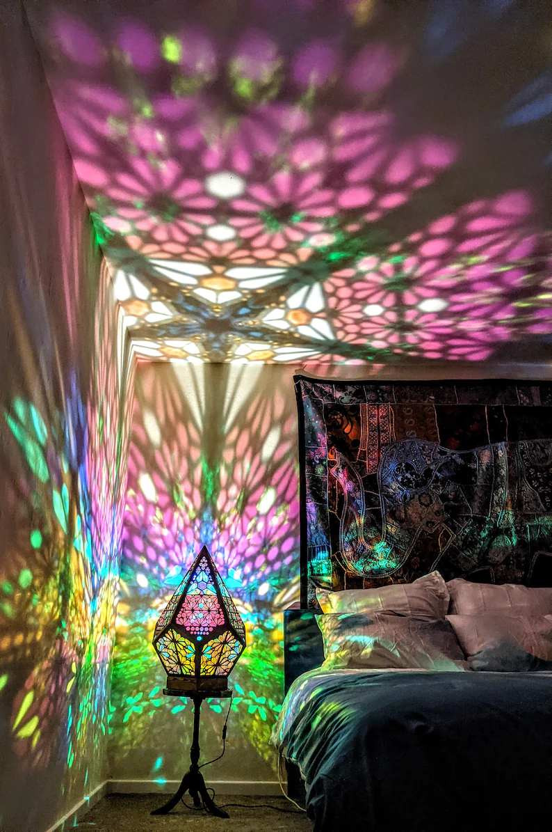 Lampada da tavolo LED in stile Buntglas - LumiAura