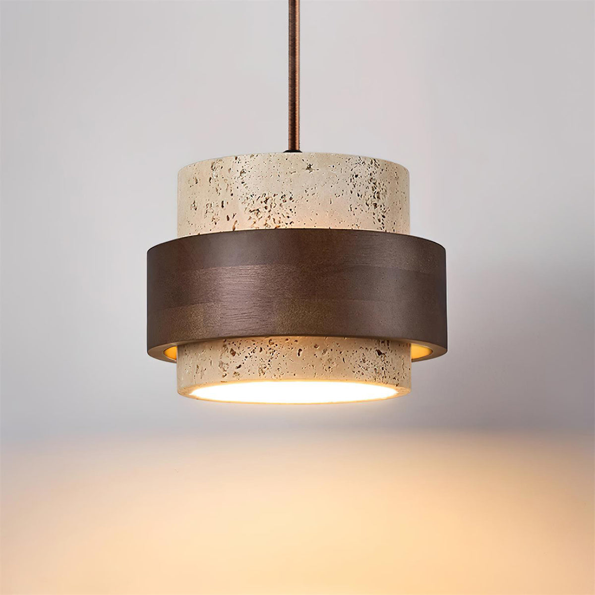Arluna | Lampada a Sospensione in Travertino con Dettagli in Legno di Noce per Illuminazione Ambientale Moderna