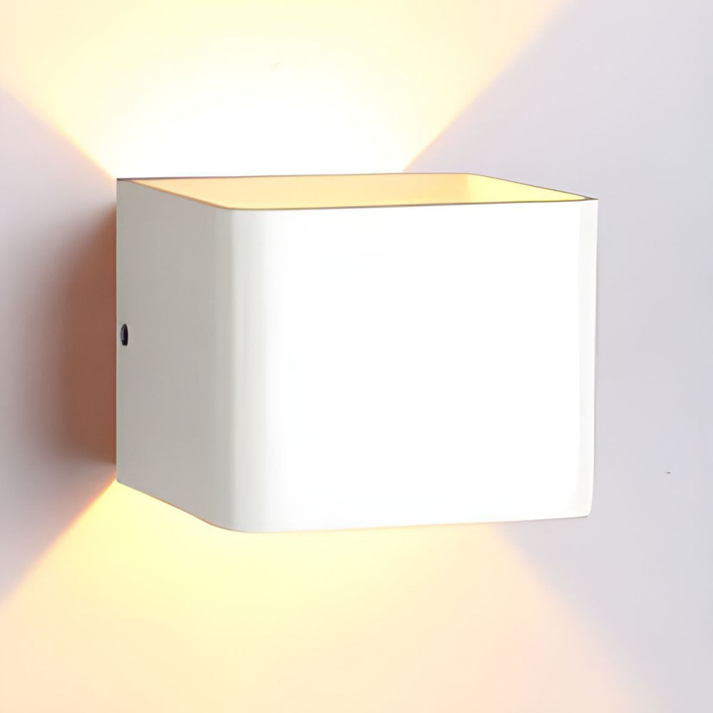 Lampada da Parete LED Cubbon Design Compatto Moderno Bianco