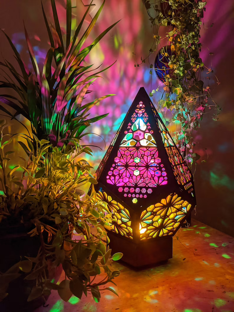 Lampada da tavolo LED in stile Buntglas - LumiAura