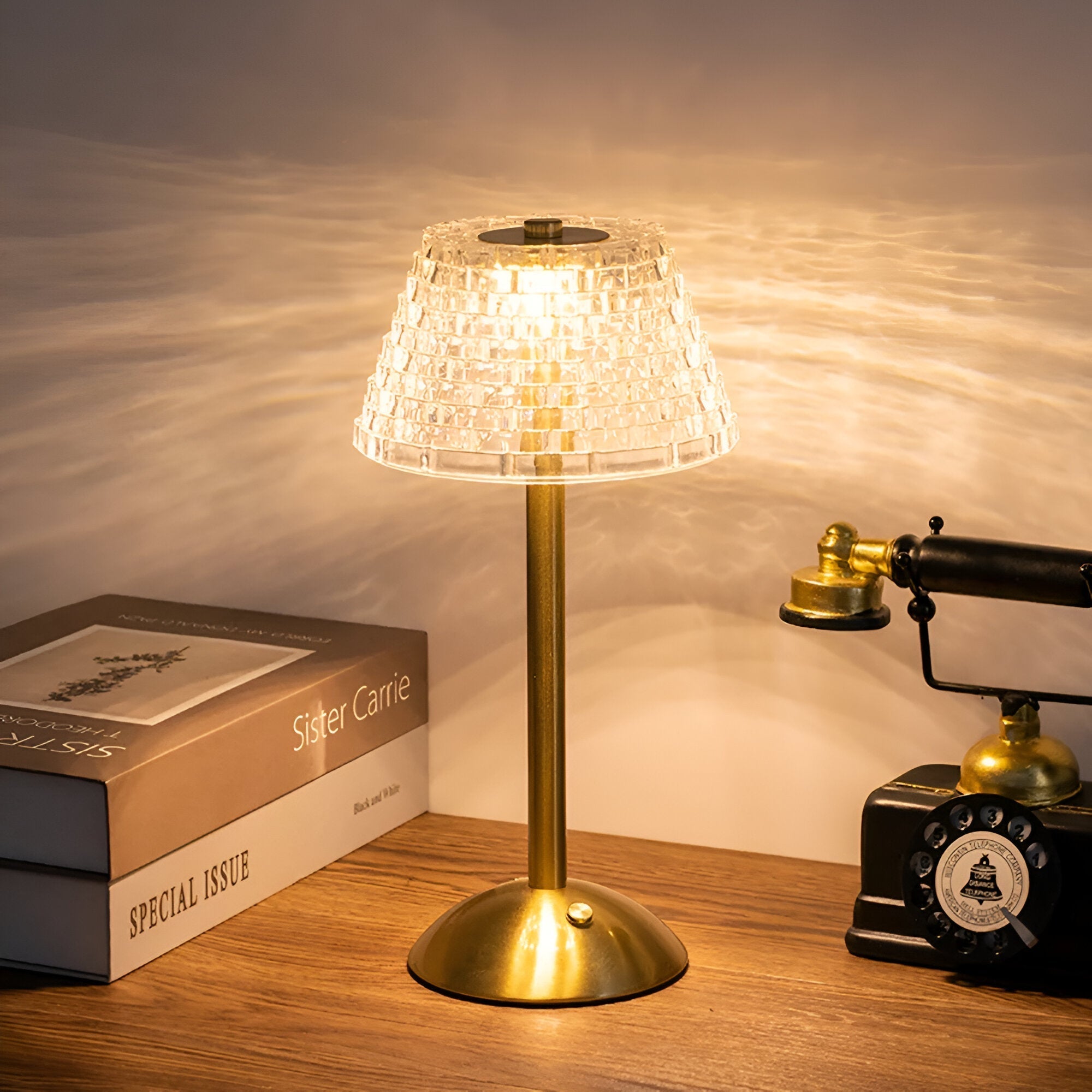 Lampada da Tavolo LED Senza Fili con Ombrello Trasparente Texturizzato e Supporto in Metallo