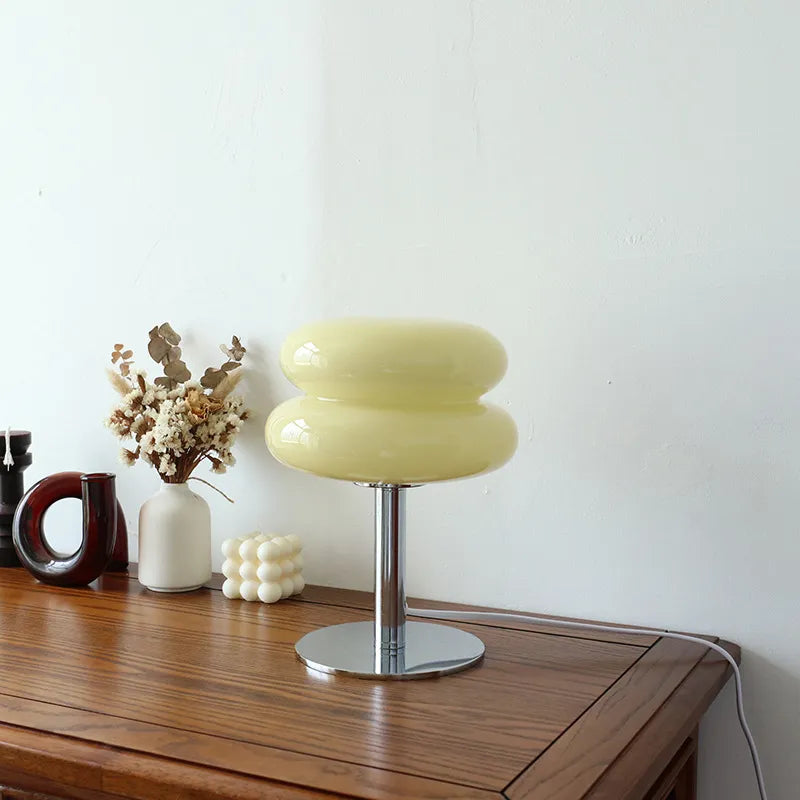 Lampada da tavolo lussuosa e sottile con elegante finitura