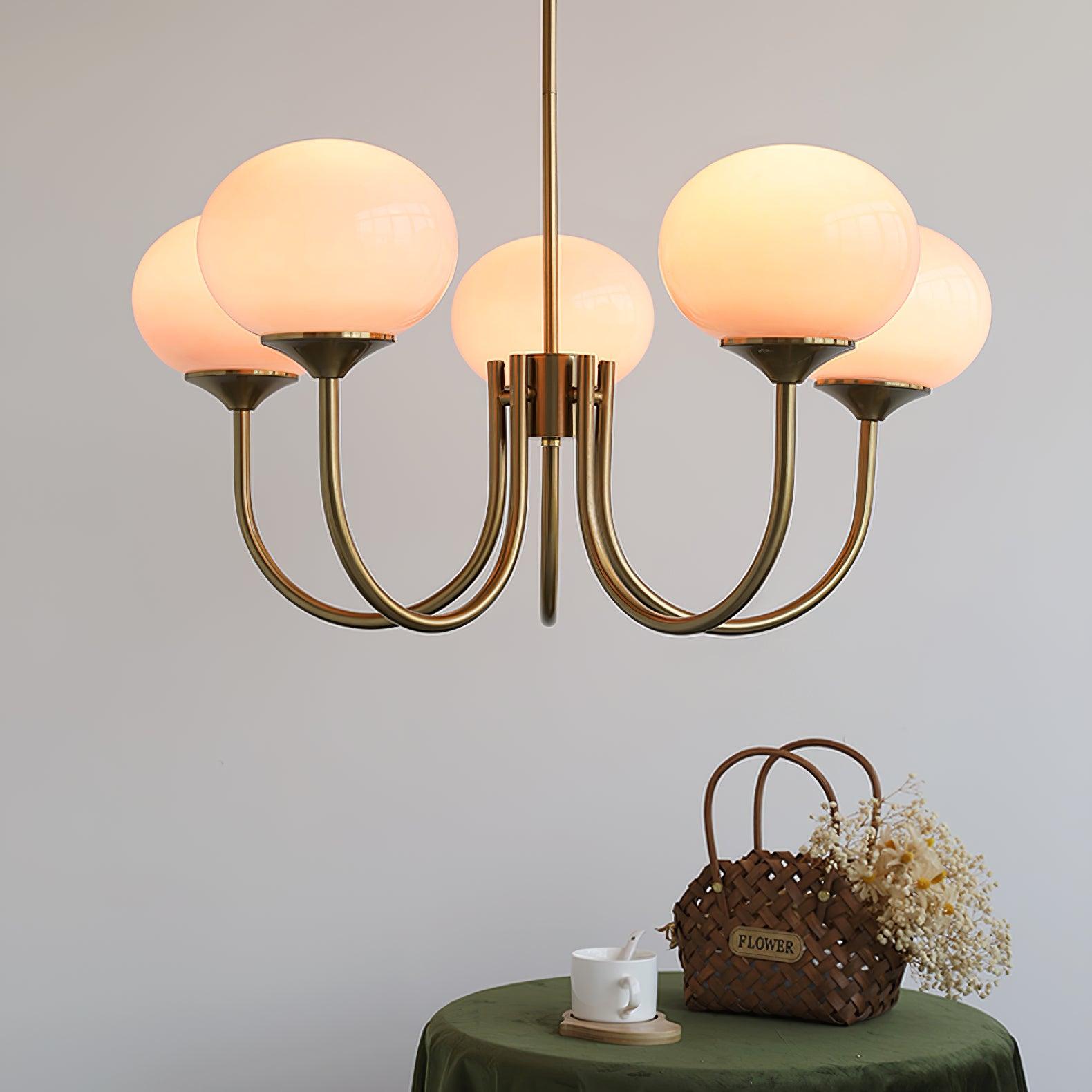 Aurevella | Lampadario Moderno Glam con Paralumi in Vetro Rosa per Spazi di Ristorazione e Camera da Letto