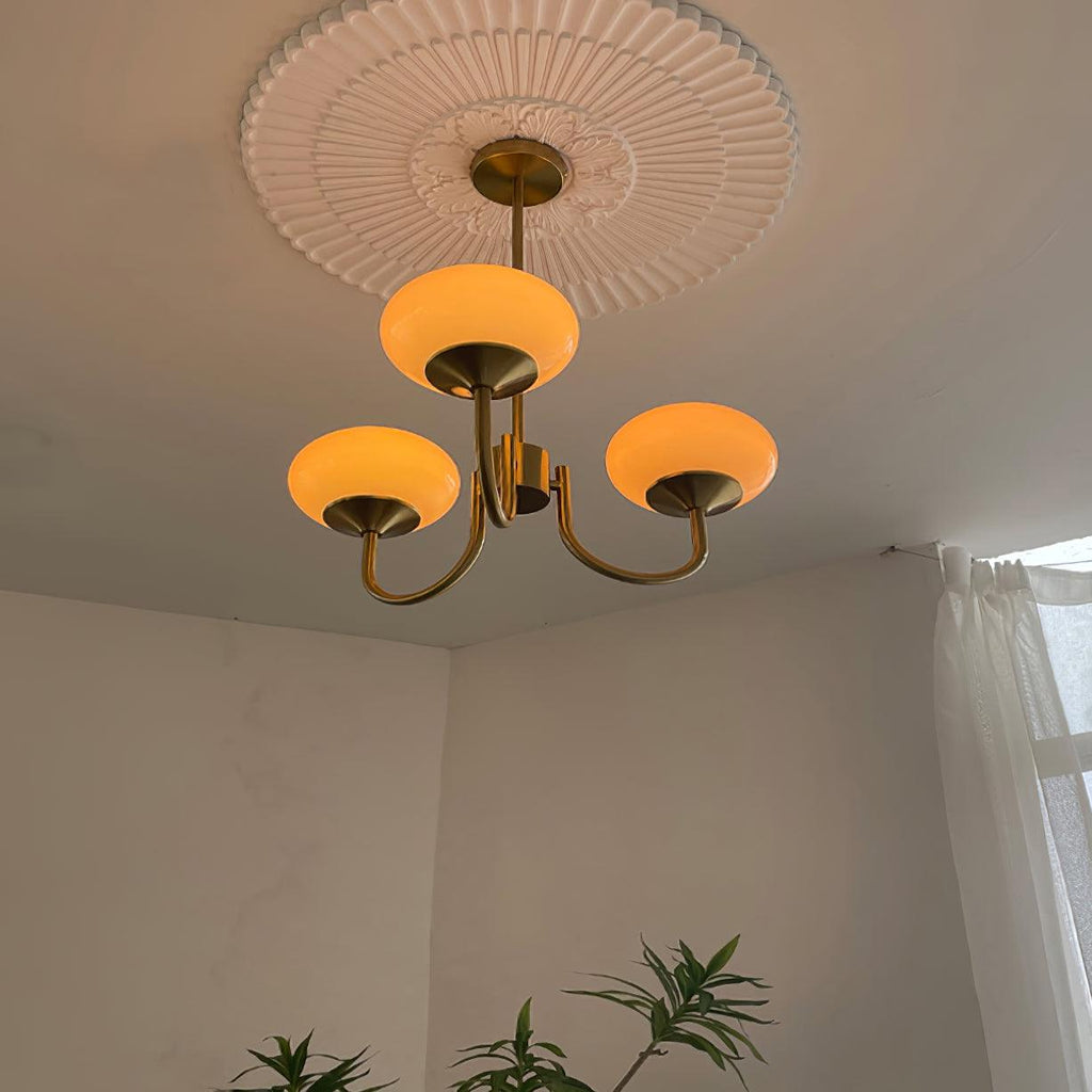 Aurevella | Lampadario Moderno Glam con Paralumi in Vetro Rosa per Spazi di Ristorazione e Camera da Letto