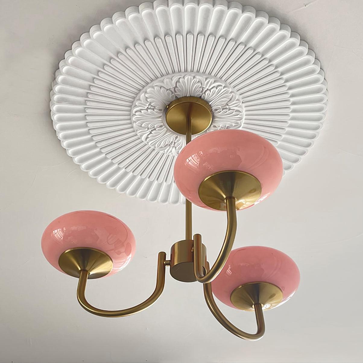 Aurevella | Lampadario Moderno Glam con Paralumi in Vetro Rosa per Spazi di Ristorazione e Camera da Letto
