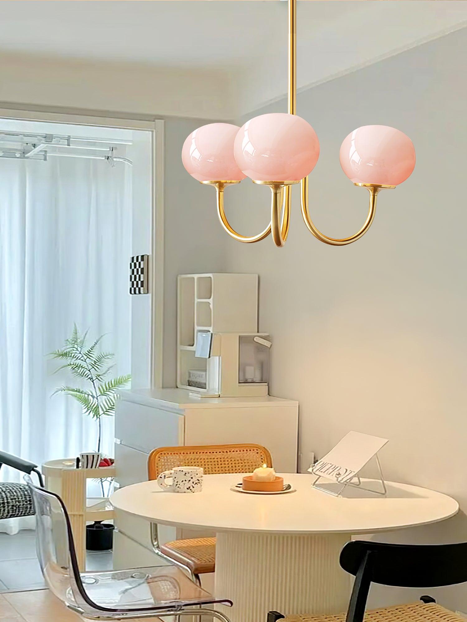 Aurevella | Lampadario Moderno Glam con Paralumi in Vetro Rosa per Spazi di Ristorazione e Camera da Letto