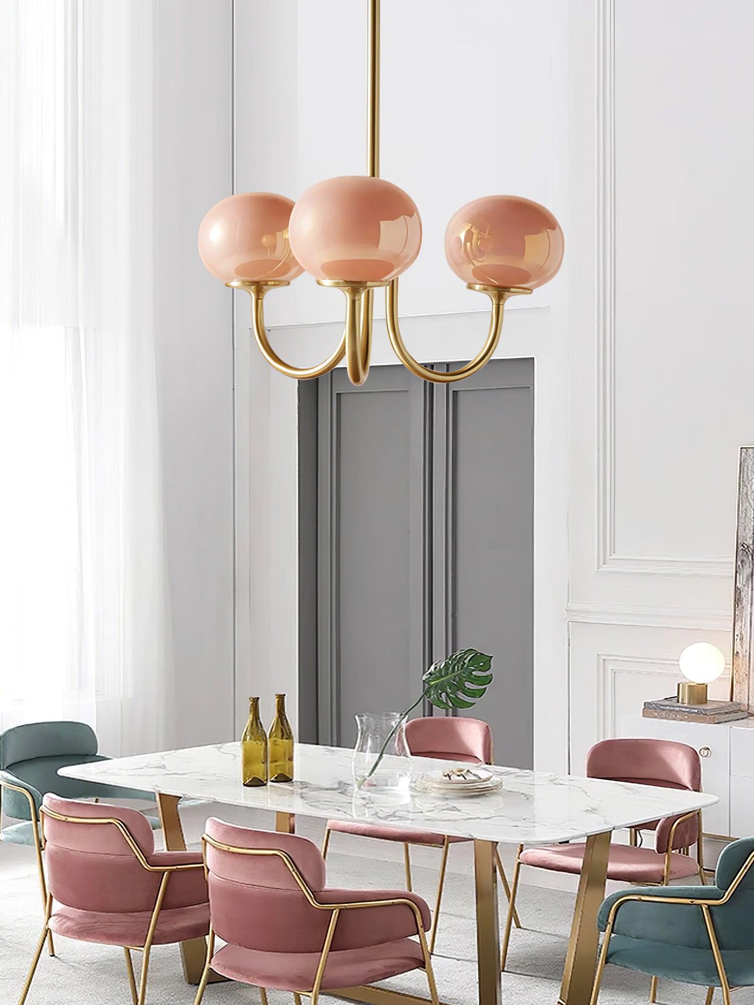Aurevella | Lampadario Moderno Glam con Paralumi in Vetro Rosa per Spazi di Ristorazione e Camera da Letto