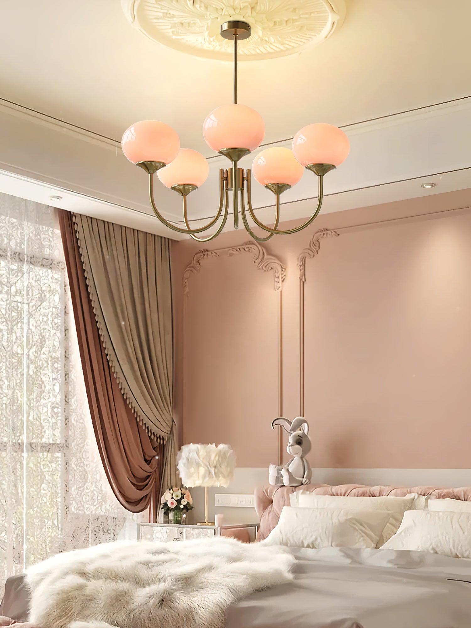 Aurevella | Lampadario Moderno Glam con Paralumi in Vetro Rosa per Spazi di Ristorazione e Camera da Letto