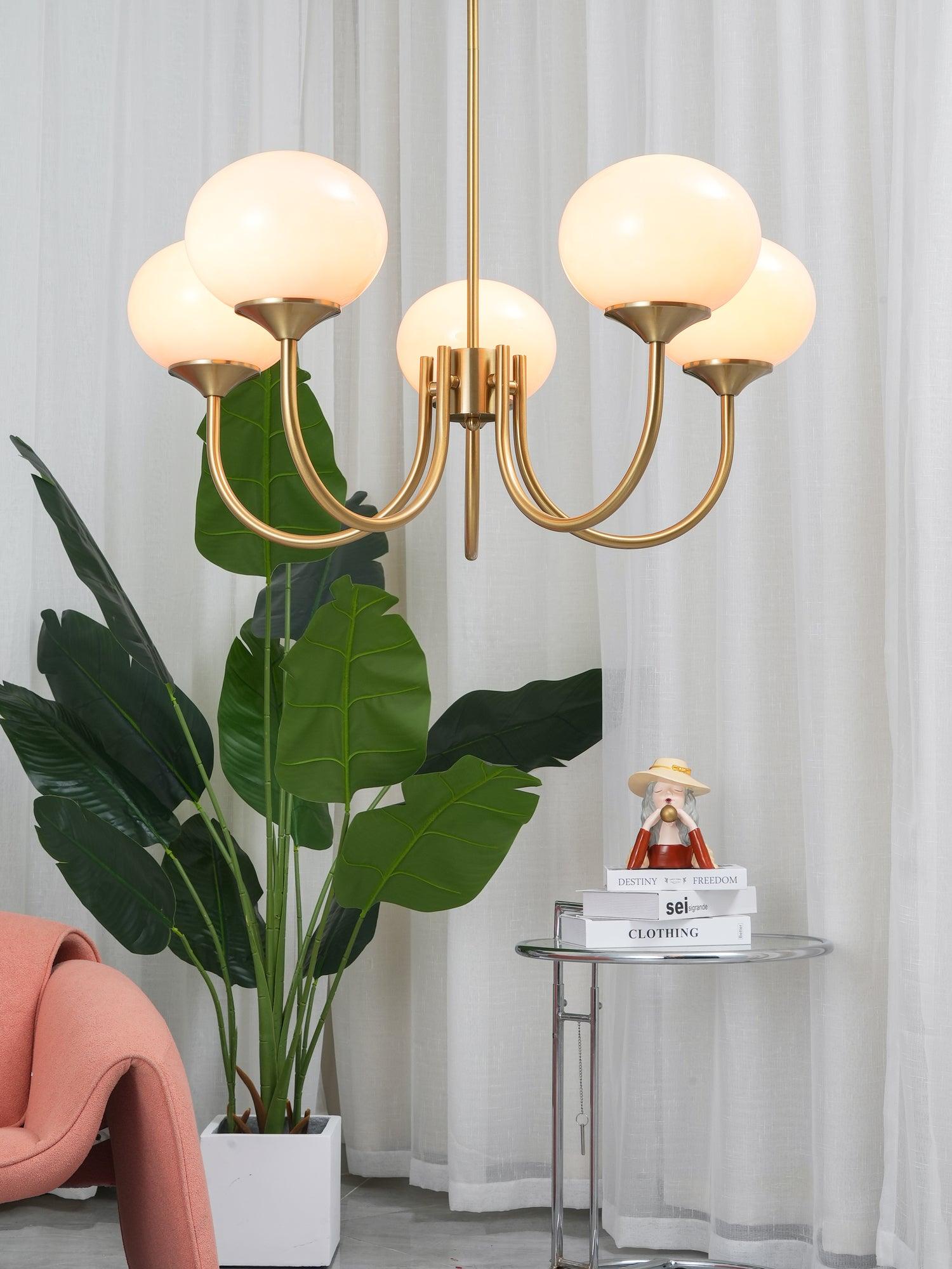 Aurevella | Lampadario Moderno Glam con Paralumi in Vetro Rosa per Spazi di Ristorazione e Camera da Letto