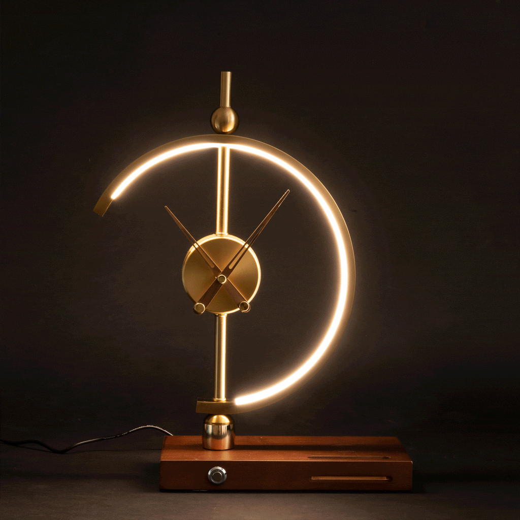 Orologio di design con lampada LED e ricarica integrata