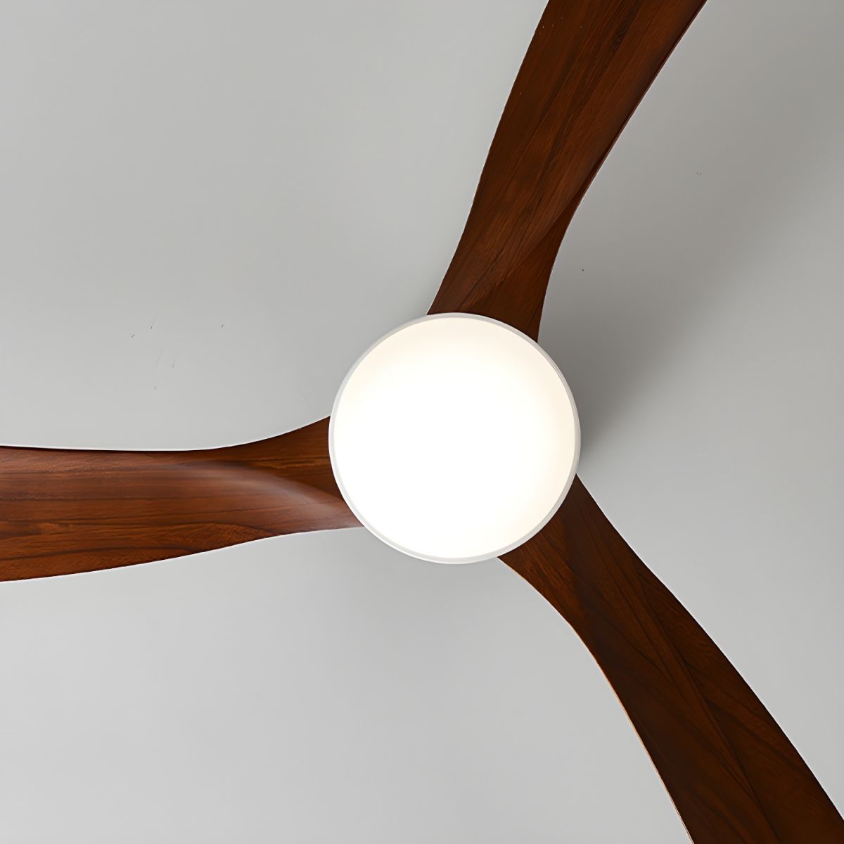 Arvienne | Ventilatore da soffitto in legno nordico con luce LED per camere moderne