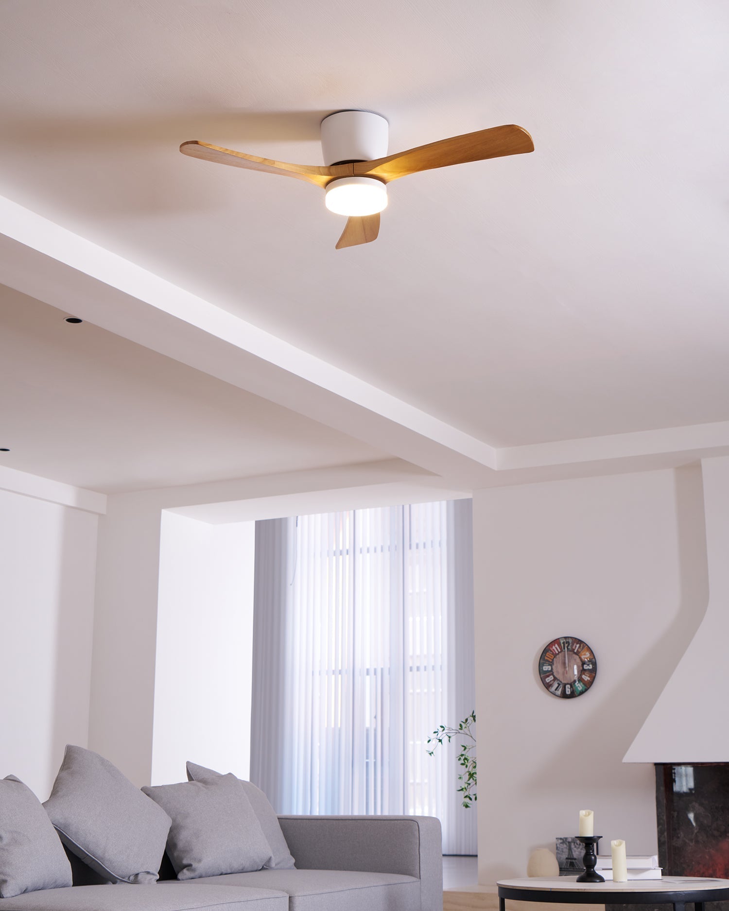 Arvienne | Ventilatore da soffitto in legno nordico con luce LED per camere moderne