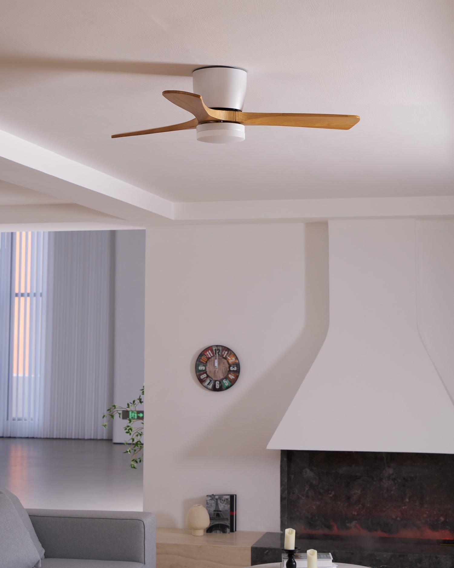 Arvienne | Ventilatore da soffitto in legno nordico con luce LED per camere moderne