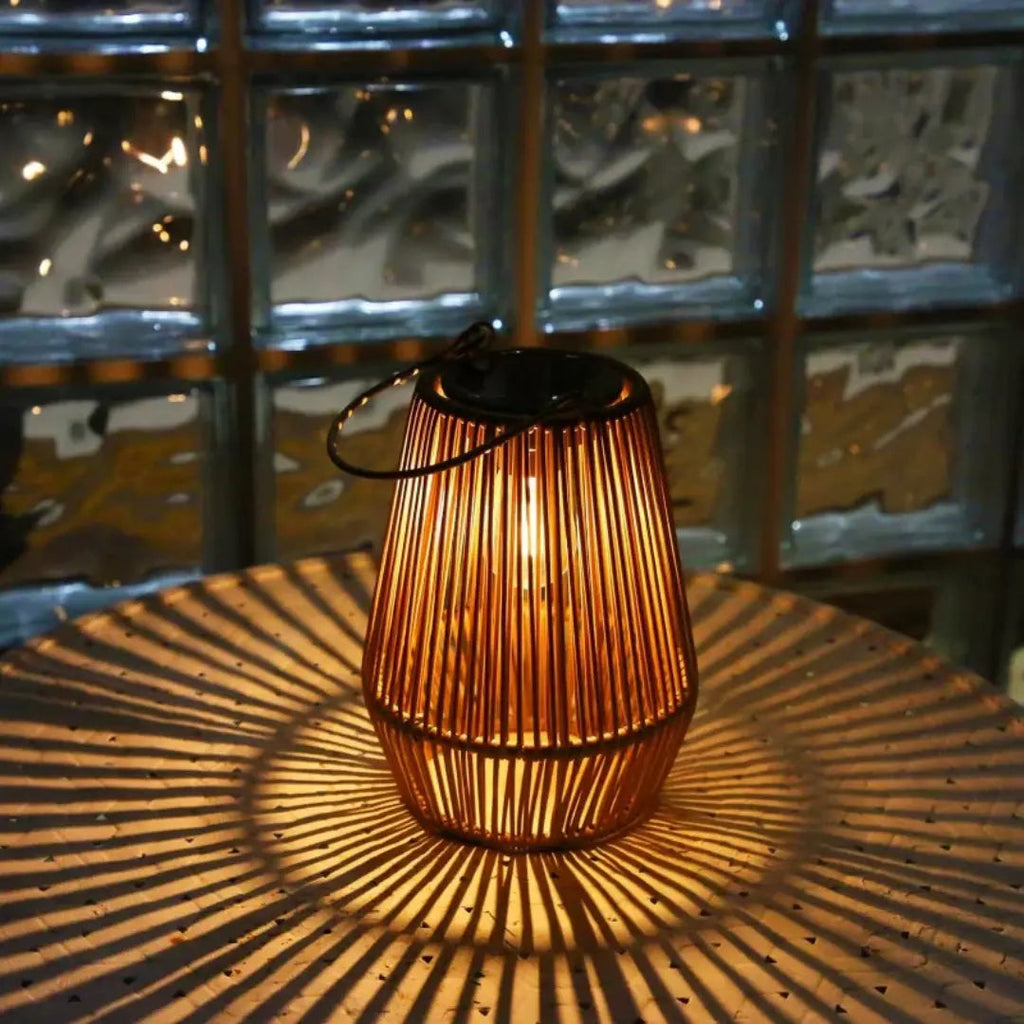 Lanterna Solare in Rattan | Luce LED Calda, automatica | Impermeabile | SolaraWeave