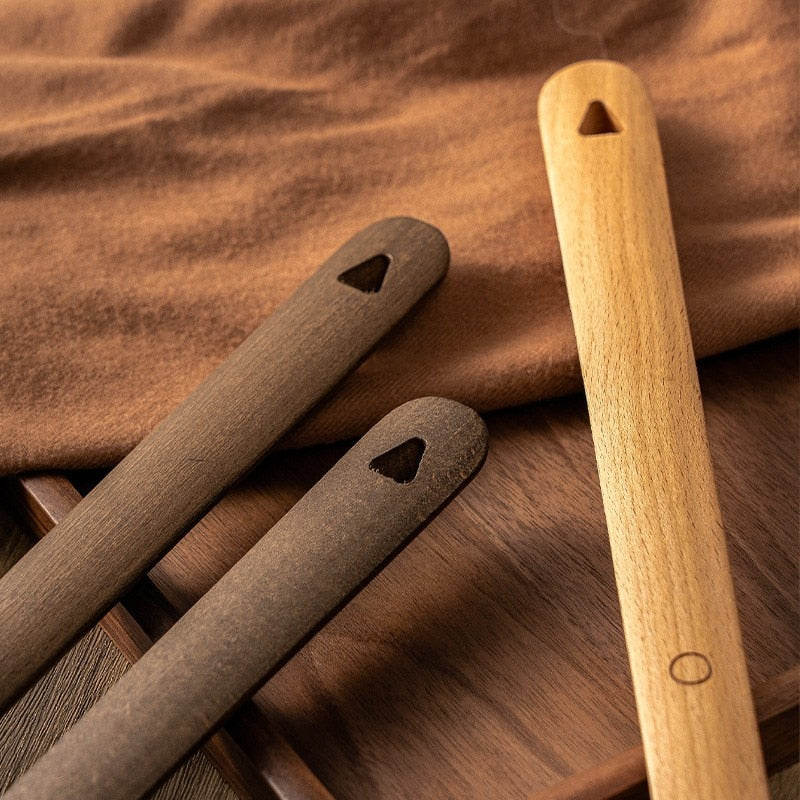 Cucchiaio per scarpe in legno con manico lungo magnetico