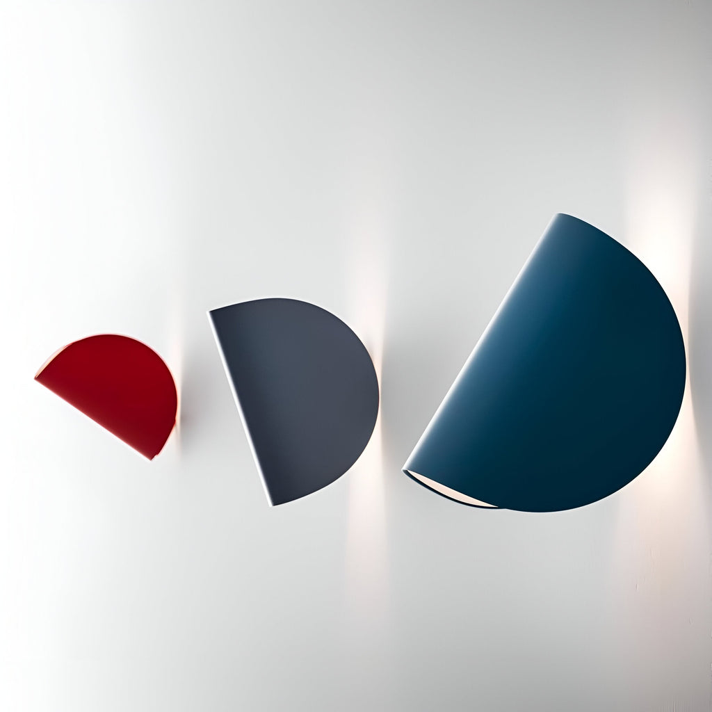 Lampada da Parete Curva in Metallo Rotabile Moderna
