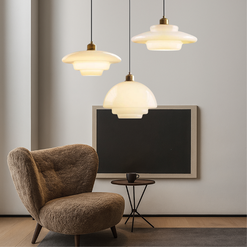 Lampada a Sospensione in Vetro Opalino Vintage