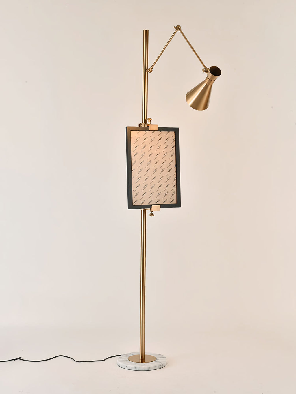 Seraya | Luce da pavimento per esposizione artistica con base in marmo per illuminazione interna elegante