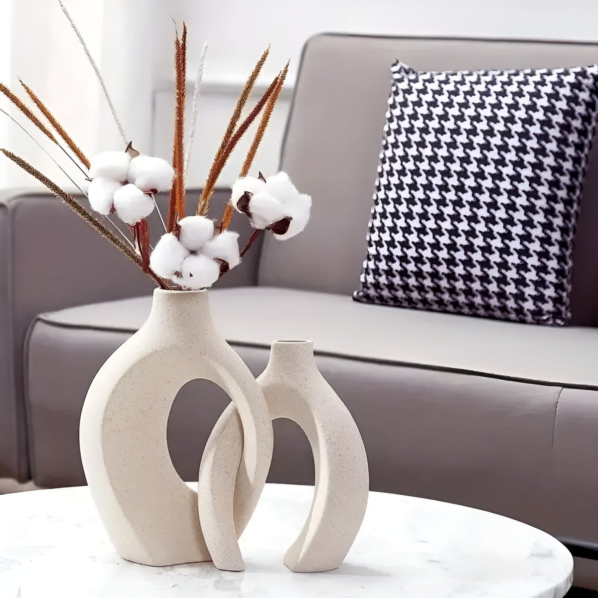 Melorin | Coppia di Vasi in Ceramica Scultorea con Finitura Matte Neutro per Interni Minimalisti e Contemporanei