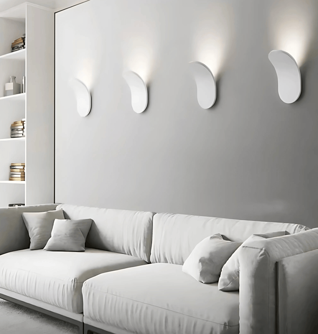 Seluna | Applique Metallica Curva con LED Integrato per Illuminazione Interna Calda