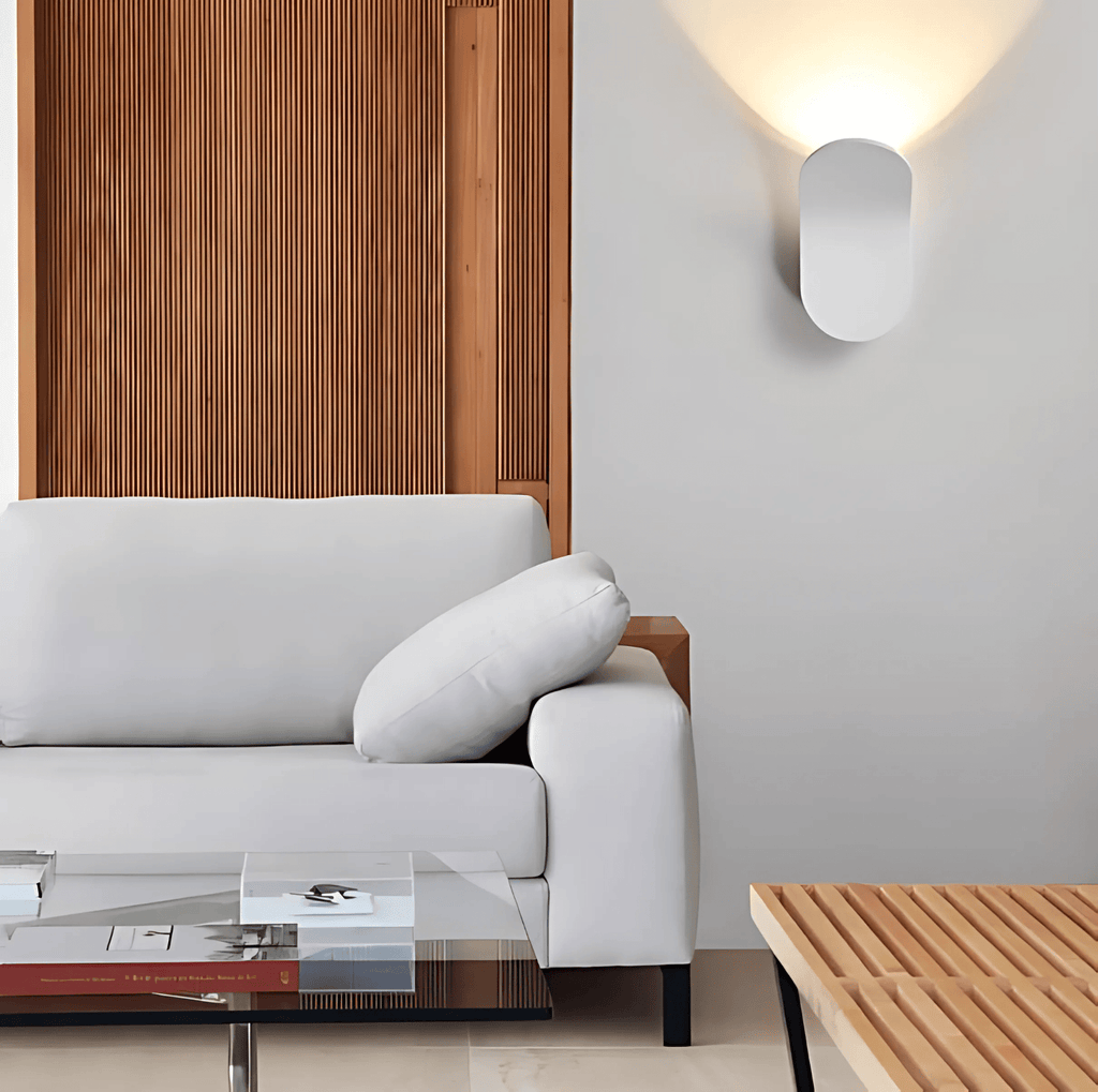 Seluna | Applique Metallica Curva con LED Integrato per Illuminazione Interna Calda