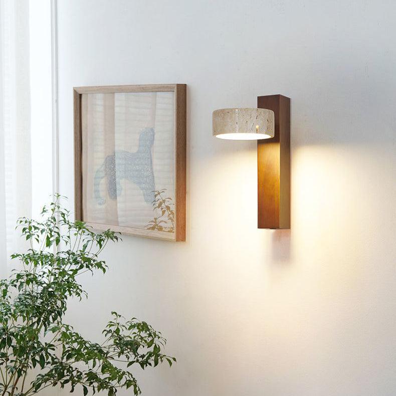 Lampada da Parete in Travertino nella Tonalità Avorio