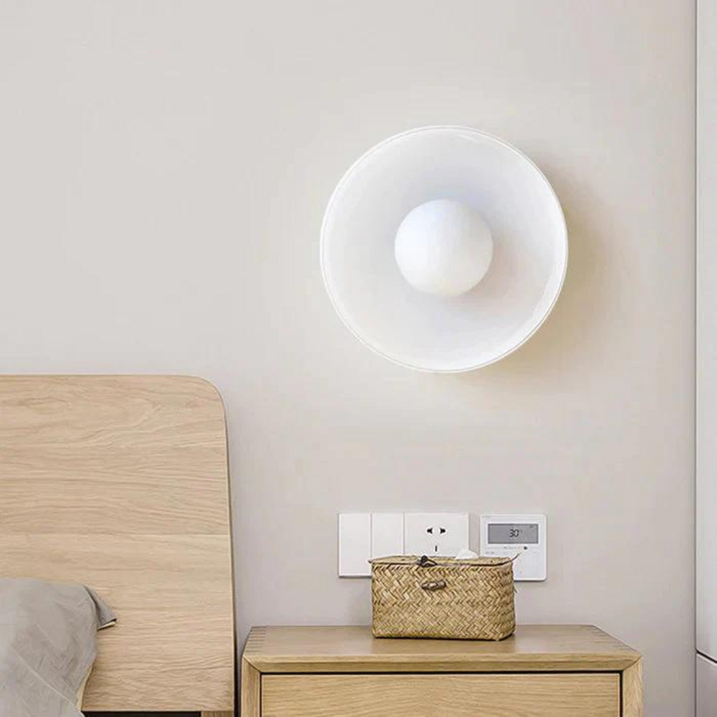 Lampada da soffitto rotonda con funzionalità elegante - LumiSphere