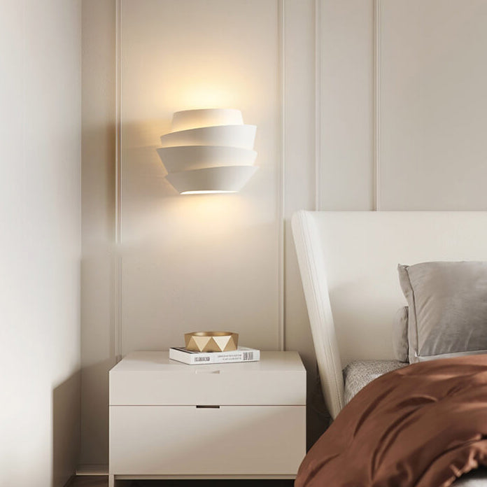 Lampada da parete scandinava con doppio punto luce - NordGlow