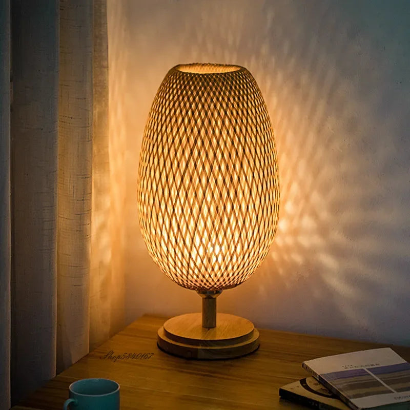 Lampada da Tavolo Vintage in Bambù - TimberGlow